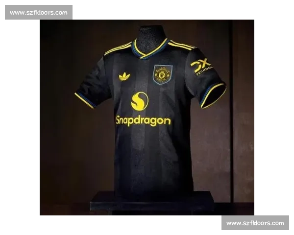 红魔再掀复古风暴!曼联二客球衣致敬 90 年代经典美学 红魔再掀复古风暴!曼联二客球衣致敬 90 年代经典美学