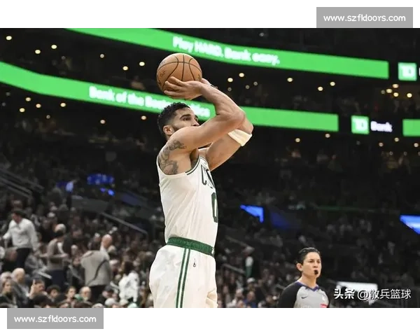 比斯利盛赞埃文斯篮板超魔兽：单场 20 板如探囊取物