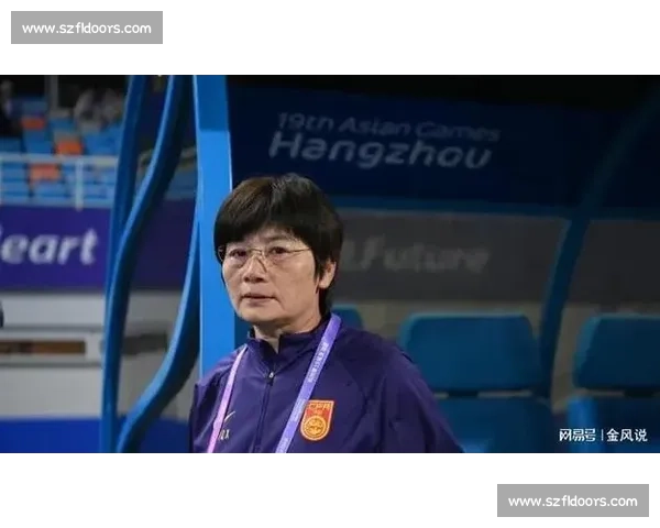 水庆霞助阵苏超,盐城阜宁球迷点燃主场激情 水庆霞助阵苏超,盐城阜宁球迷点燃主场激情